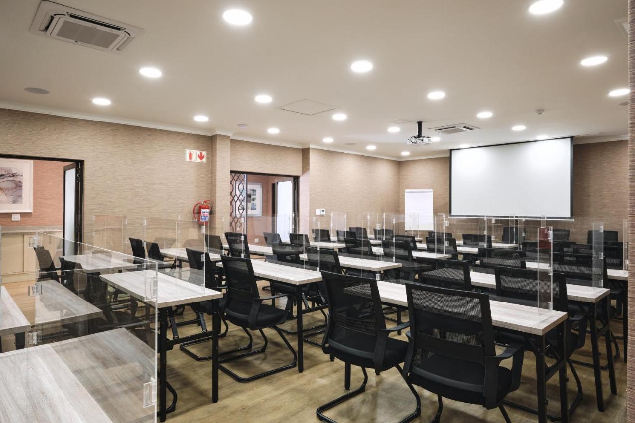 Alluvia Boutique Winery & Luxury Accommodation ستيلينبوش المظهر الخارجي الصورة Classroom