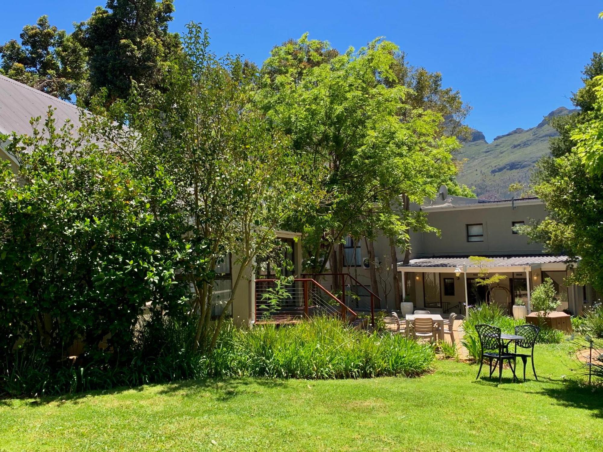 Alluvia Boutique Winery & Luxury Accommodation ستيلينبوش الغرفة الصورة The garden of the Cape of Good Hope Centre